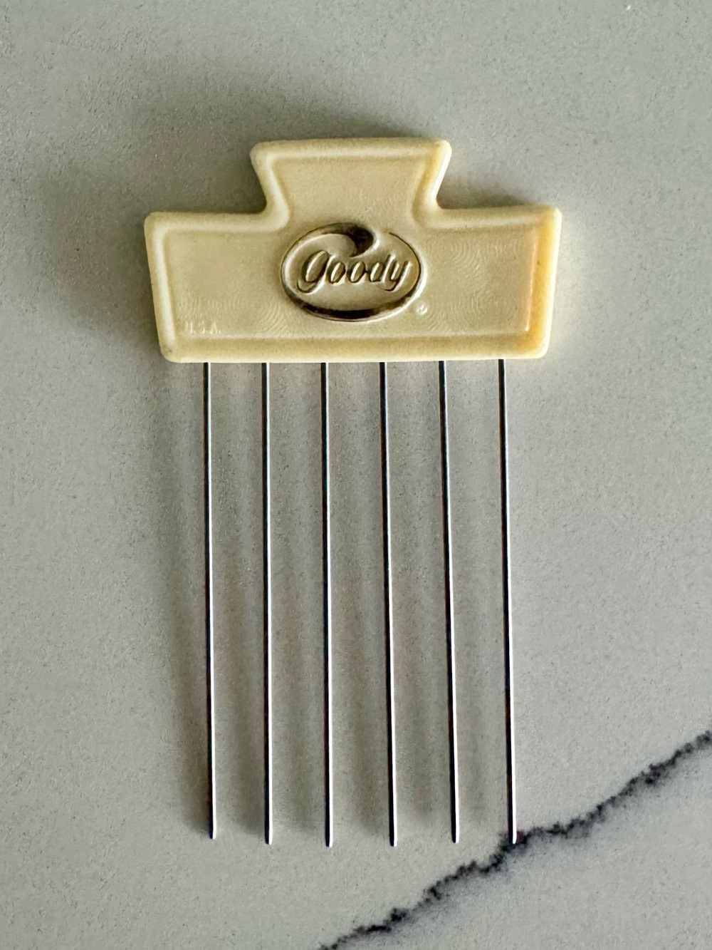 “Goody” Ivory Hair Lift Pick for Styling